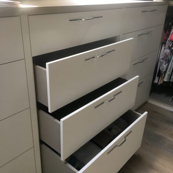 Pull-out drawers